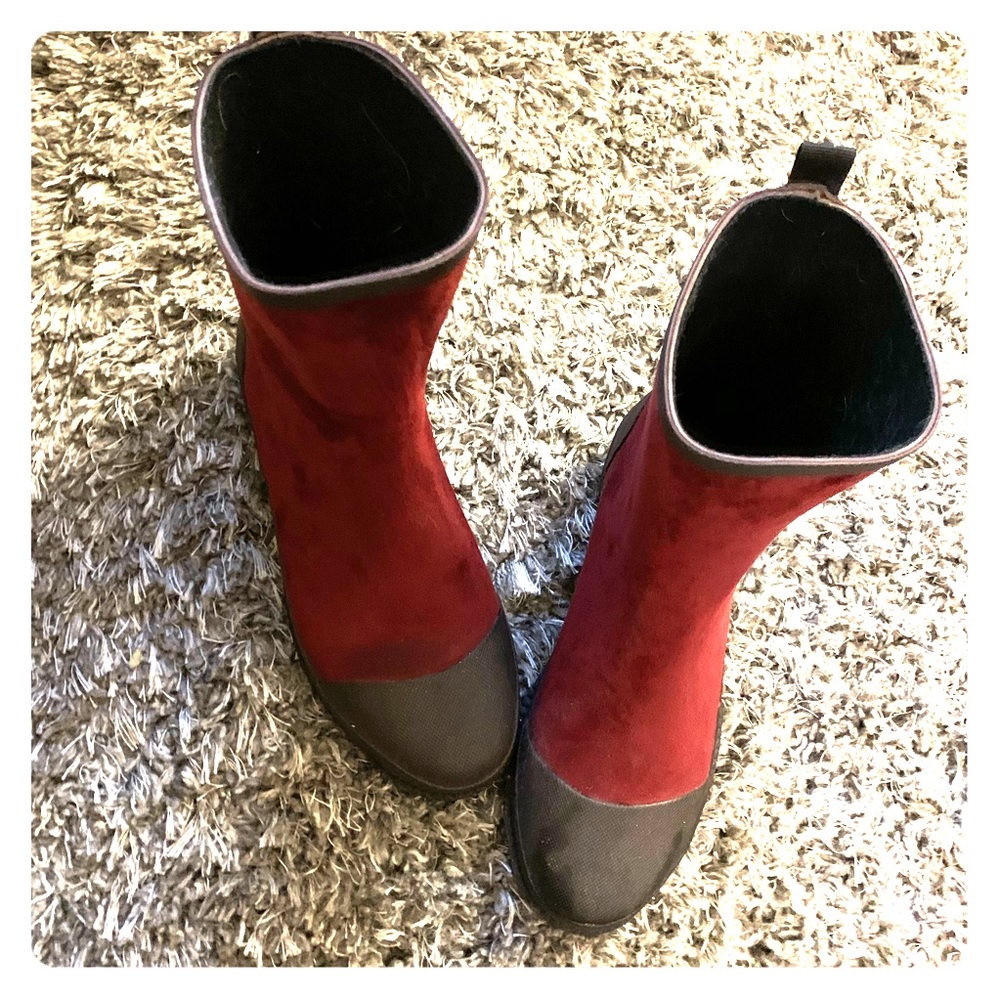 Beautiful suede and rubber boots